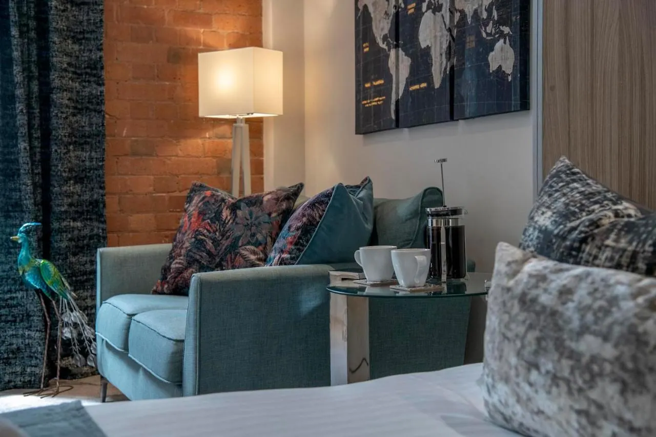 Chocolets - The Kitkat Suite York Apartment